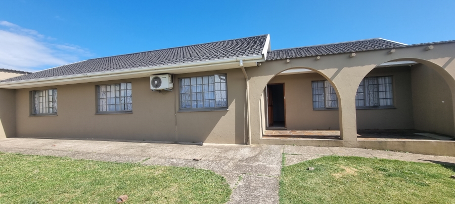 5 Bedroom Property for Sale in Haven Hills Eastern Cape